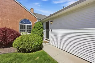 18 Castle Hill Rd, Agawam, MA 01001 - Photo 3