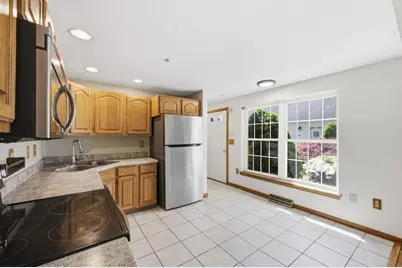 18 Castle Hill Rd #G, Agawam, MA 01001 - Photo 7
