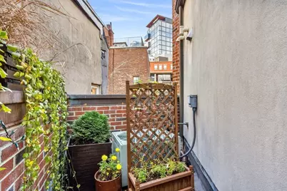 190 Endicott St #0, Boston, MA 02113 - Photo 17
