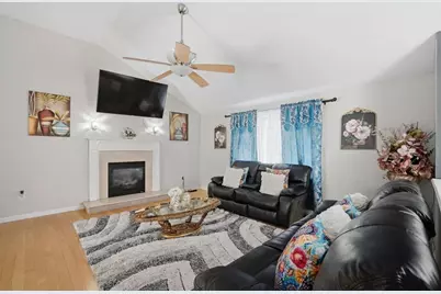 179 Cabinet St, Springfield, MA 01129 - Photo 25