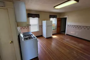 40 Endicott St, Lowell, MA 01854 - Photo 3