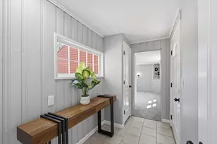 118 Surrey Rd, Springfield, MA 01118 - Photo 13