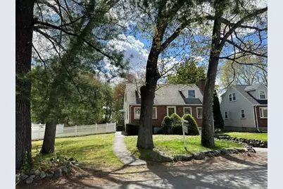 14 Locust St, Woburn, MA 01801 - Photo 21