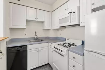 21 Bowdoin #2C, Boston, MA 02114 - Photo 7
