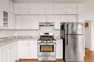 37 Revere St, Boston, MA 02114 - Photo 7