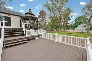 10 Charles River Rd, Medway, MA 02053 - Photo 33
