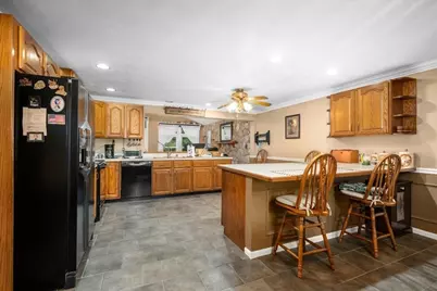 11 Riverside Dr, Webster, MA 01570 - Photo 9