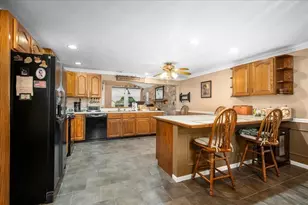 11 Riverside Dr, Webster, MA 01570 - Photo 9
