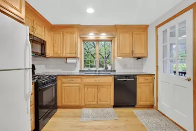 6 Garden Ln, Wilbraham, MA 01095 - Photo 3