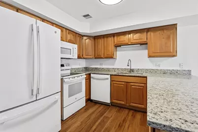 24 Greenleaves Dr #406, Amherst, MA 01002 - Photo 3
