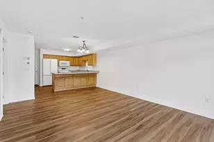 24 Greenleaves Dr, Amherst, MA 01002 - Photo 9