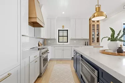 847 E 5th St #2, Boston, MA 02127 - Photo 7