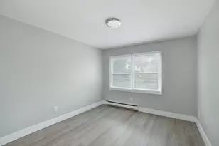 1049 Pleasant St, New Bedford, MA 02740 - Photo 11