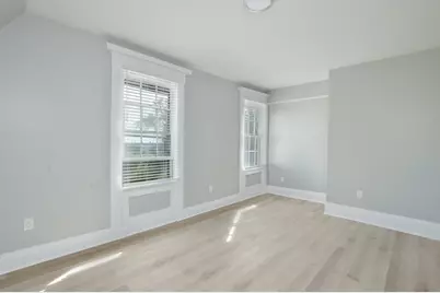 1049 Pleasant St #2, New Bedford, MA 02740 - Photo 3