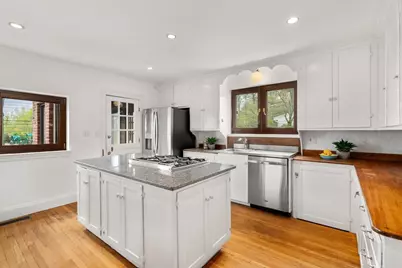 110 Wallis Rd., Brookline, MA 02467 - Photo 5