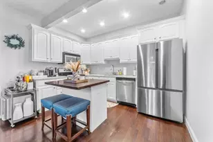 582 E 4th St, Boston, MA 02127 - Photo 7