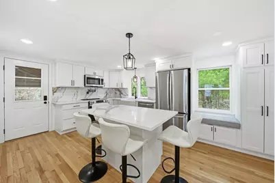 6 Richardson St, Uxbridge, MA 01569 - Photo 3