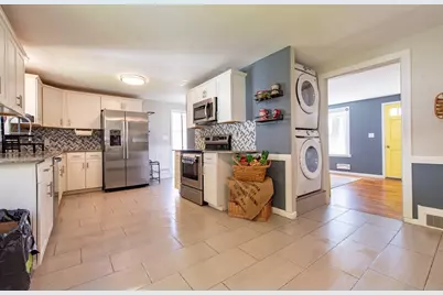 82 Patton, Woonsocket, RI 02895 - Photo 9
