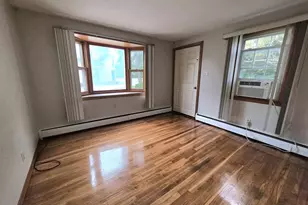 27 Cross St, Grafton, MA 01560 - Photo 3