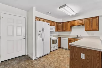 26 Greenleaves Dr #602, Amherst, MA 01002 - Photo 3