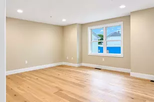 562 Gorham St, Lowell, MA 01852 - Photo 5