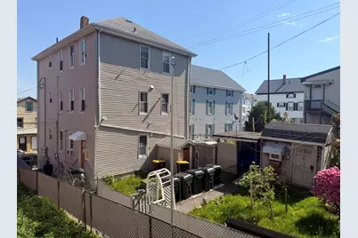 425 Division St, Fall River, MA 02721 - Photo 3