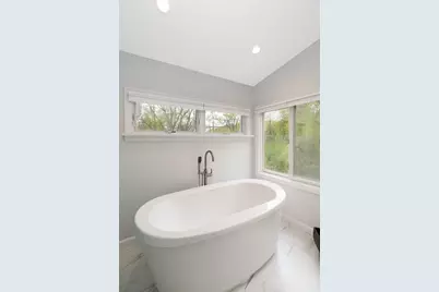 5 Mount Pleasant Ave, Gloucester, MA 01930 - Photo 31