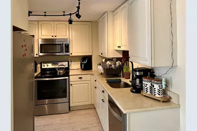 254 Franklin St #2, Framingham, MA 01702 - Photo 5