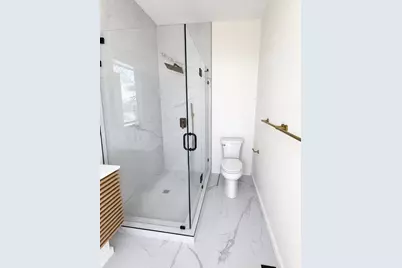 546 Saratoga St #3r, Boston, MA 02128 - Photo 11