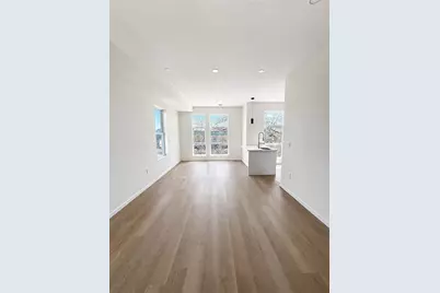 546 Saratoga St #3r, Boston, MA 02128 - Photo 1