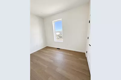 546 Saratoga St #3r, Boston, MA 02128 - Photo 7