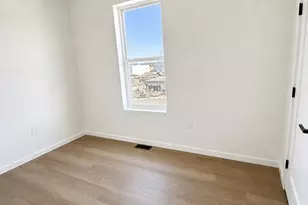 546 Saratoga St, Boston, MA 02128 - Photo 7