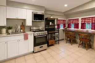33 Wareham St, Carver, MA 02330 - Photo 5