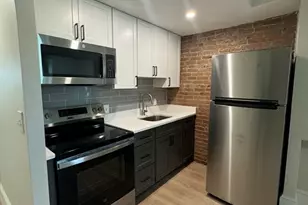685 E 7th St, Boston, MA 02127 - Photo 3