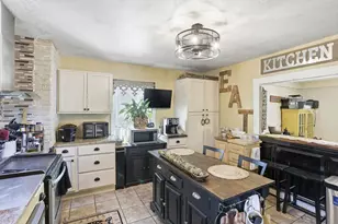 24 Lawrence St, Fitchburg, MA 01420 - Photo 19