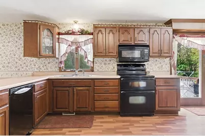 67 Blackstone, Blackstone, MA 01504 - Photo 5