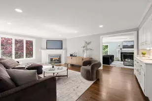 64 Country Dr, Weston, MA 02493 - Photo 7