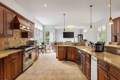 Six Ashley Court, Lynnfield, MA 01940 - Photo 9