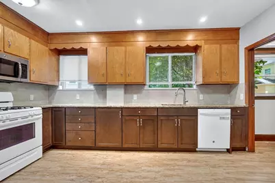 16-18 Russell Rd, Newton, MA 02458 - Photo 15
