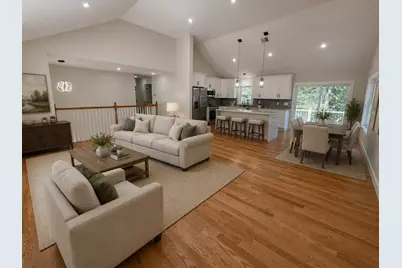 272 S Main St, Hopedale, MA 01747 - Photo 9