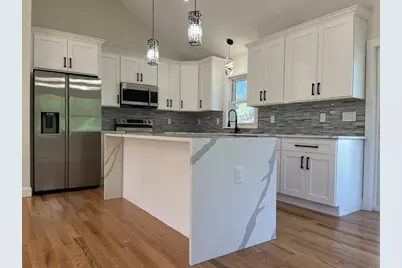 272 S Main St, Hopedale, MA 01747 - Photo 11