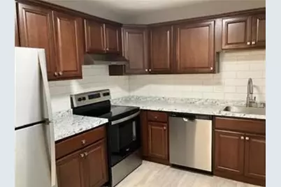 1000 Lexington #15, Waltham, MA 02452 - Photo 3