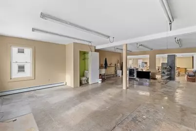 142 Hamilton St, Southbridge, MA 01550 - Photo 23