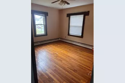 349 Oak St, Clinton, MA 01510 - Photo 3