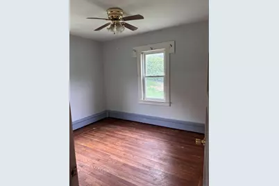 349 Oak St, Clinton, MA 01510 - Photo 5