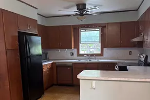 349 Oak St, Clinton, MA 01510 - Photo 9