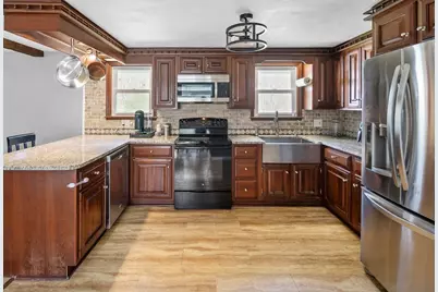 118 North St, Grafton, MA 01519 - Photo 5
