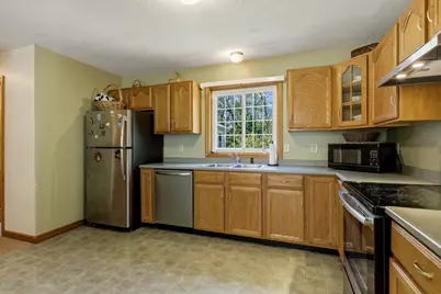 1 Kozera Ave, Hadley, MA 01035 - Photo 5