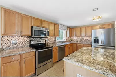 10 Horseshoe Lane, Clinton, MA 01510 - Photo 5