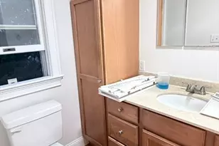 121 Sciarappa St, Cambridge, MA 02141 - Photo 9